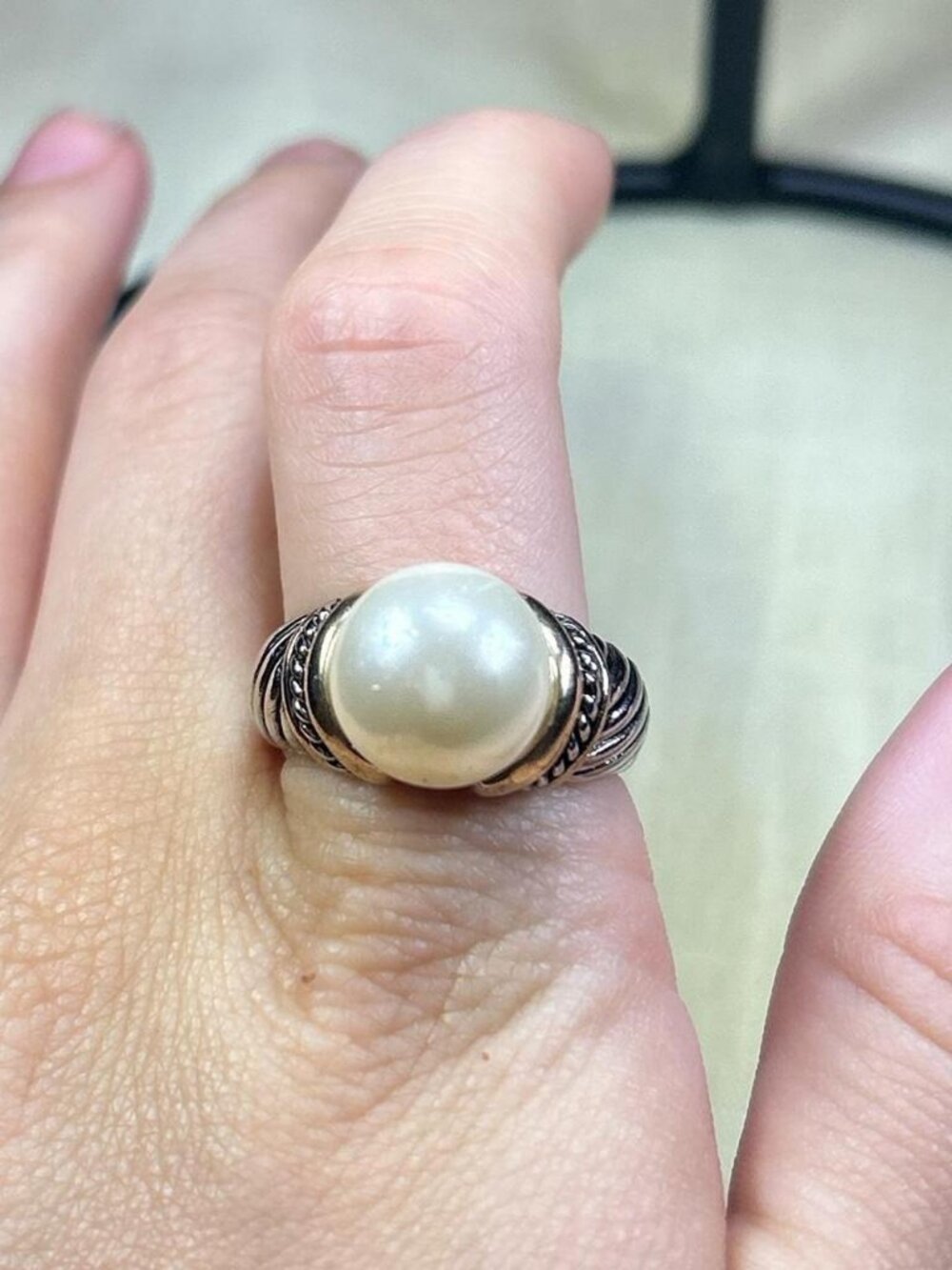 Silver pearl ring